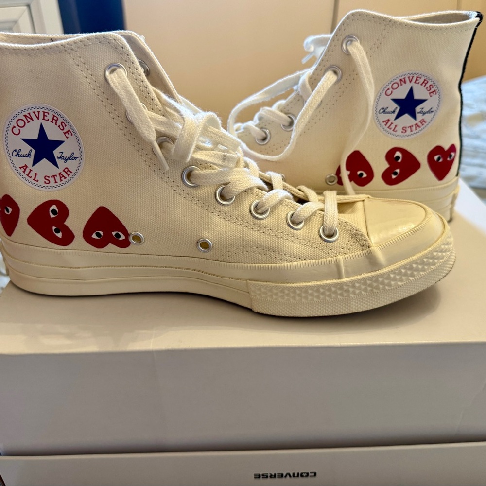 Comme des Garcons Kids High-Top Sneakers - Cream with Red Hearts